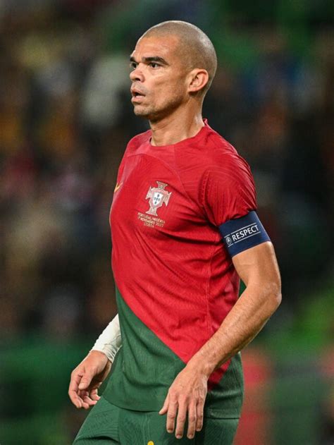 Fernando Santos Confirma Pepe Ser Titular Por Portugal Mercado Do