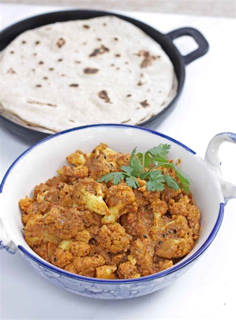 Achari Gobhi Cauliflower Curry In Pickling Masala