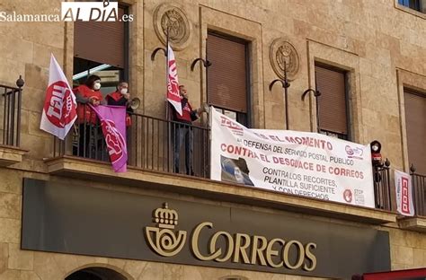 Representantes De Ccoo Y Ugt Se Encierran En La Oficina Principal De Correos En La Gran Vía