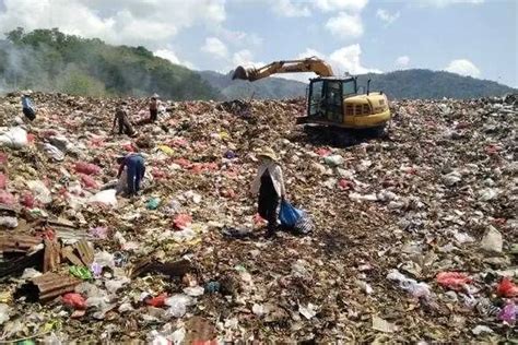 Sampah Kembali Menggunung Di Eks TPA Sente Bali Express