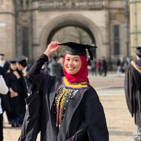 Dressed for Success: How Your Grad Shoot Outfit Narrates Your Story ...