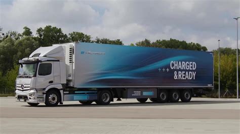 Mercedes Benz Eactros Tractor With Trailer One News Page Video