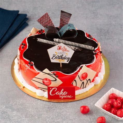 Chocolate Strawberry Half Kg Birthday Cake By Cake Square Order Cakes