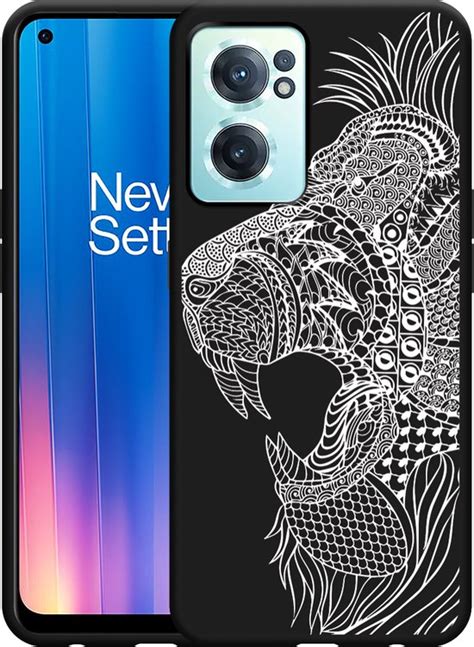 OnePlus Nord CE2 Hoesje Zwart Leeuw Mandala Wit Designed By Cazy Bol