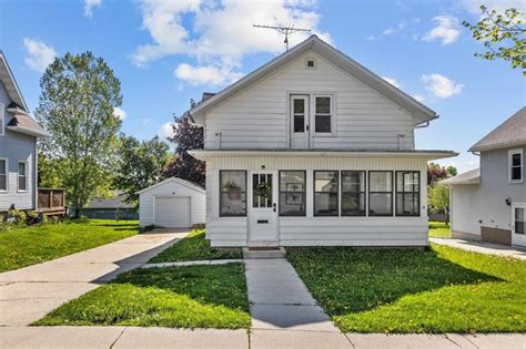 Monroe St New Holstein Wi Realtor