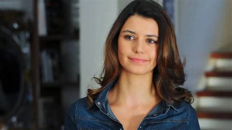 Beren Saat Kimdir Ka Ya Nda Ve Nereli Beren Saat Neden G Ndemde