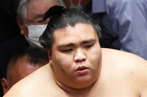 【九州場所】関脇転落・御嶽海が白星発進 右肩不安感じさせず「いい相撲だった」 ライブドアニュース