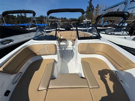 2024 Bayliner VR5 Bowrider OB Bowrider For Sale YachtWorld