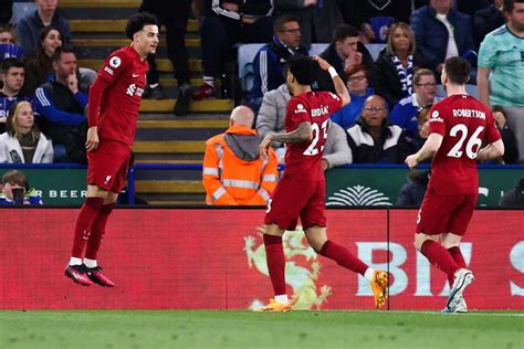 Liverpool s impose à Leicester et espère toujours accrocher la Ligue