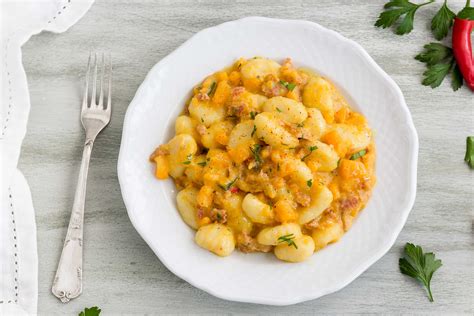 Gnocchi Con Crema Di Zucca E Salsiccia Gustosissimo Primo Piatto