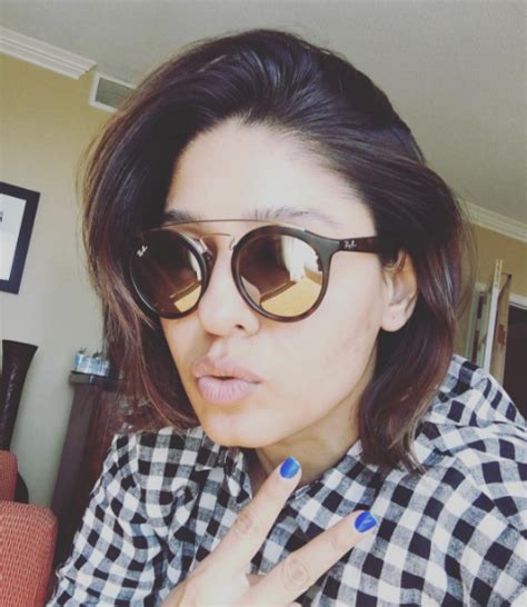 Pics Sunidhi Chauhans Instagram Handle Is Oozing Hotness