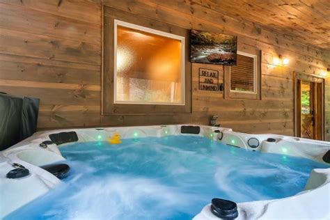 10 Best Gatlinburg Airbnb Top Cabins With Hot Tubs 2023 Artofit