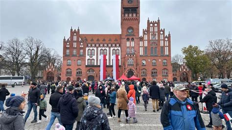 Uroczysto Narodowego Wi Ta Niepodleg O Ci W S Upsku Mieszka Cy Dla