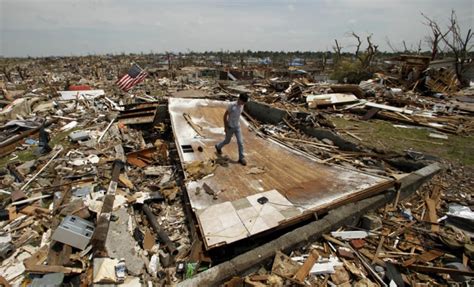 Report Most Joplin Residents Ignored 1st Twister Siren Weather Nbc News