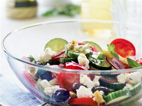 Griechischer Salat Mit Feta Und Oliven Rezept EAT SMARTER