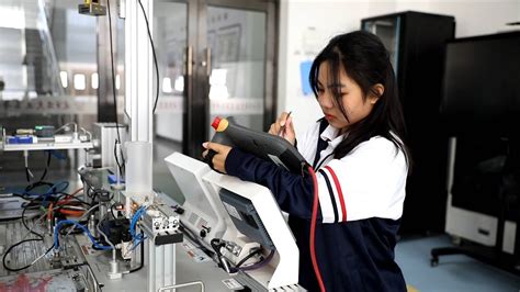 GLOBALink China Trains New Generation Workers On Vocational Education