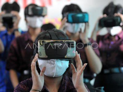 SISWA BELAJAR VIA VIRTUAL REALITY DI BALI ANTARA Foto