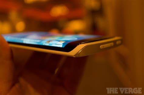 Samsung To Unveil The Worlds First Curved Display Phone In October