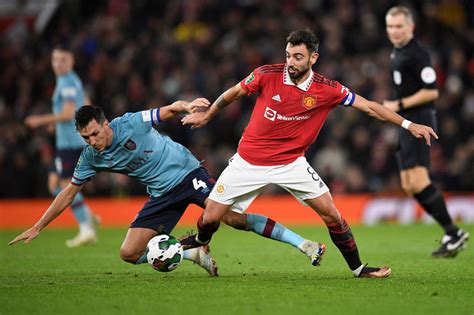 Manchester United vence Burnley e avança na Copa da LigaJogada 10