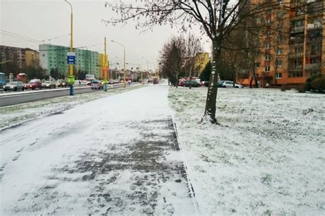 Perinbaba sa postarala že Prešov sa zabelel Prvý sneh v našom meste