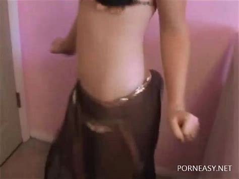 Jovencita bailando y masturbándose XVIDEOS