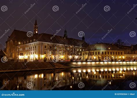 Argine Del Fiume Di Odra A Wroclaw Di Notte Fotografia Stock Immagine