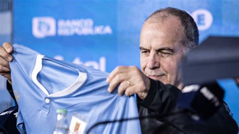 Marcelo Bielsa fue presentado como nuevo entrenador de la Selección de