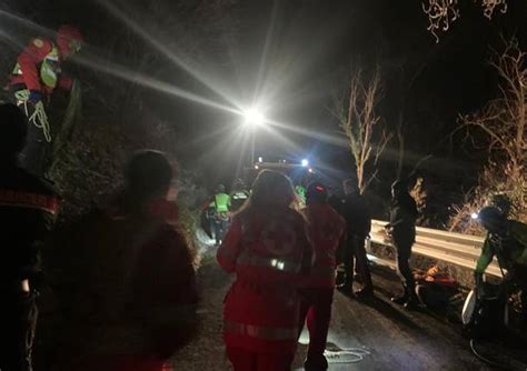 Gli Spari La Telefonata Le Indagini Nei Boschi A Castelveccana Dopo L