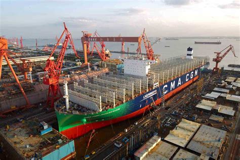 Cma Cgm Lance Son Premier Porte Conteneurs G Ant Au Gnl