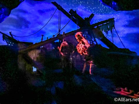 17 Details in Disney's Pirates of the Caribbean Ride That You Won't See