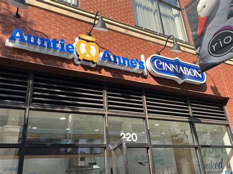 Cinnabon/Auntie Anne’s Now Open in Rio - The MoCo Show