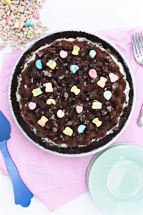 No Bake Mint Chocolate Chip Pie - Sprinkles For Breakfast