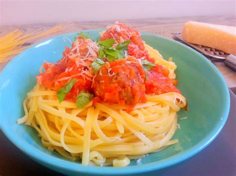 Linguine Sauce Tomates Fra Ches Au Basilic Et Boulettes De Boeuf Au