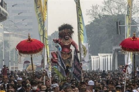 Pawai Ogoh Ogoh Ramai Digelar Ketahui Sejarah Kemunculan Dan Maknanya