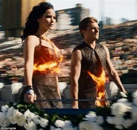 We Cant Go On Acting Katniss And Peeta Fake It For The Cameras Then Share A Real Tender