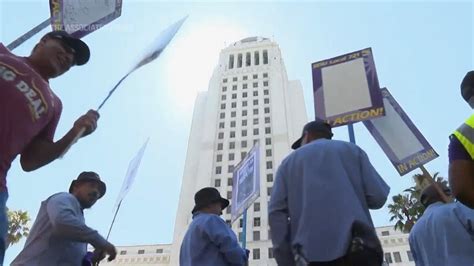 Los Angeles City Workers Stage One Day Strike Youtube