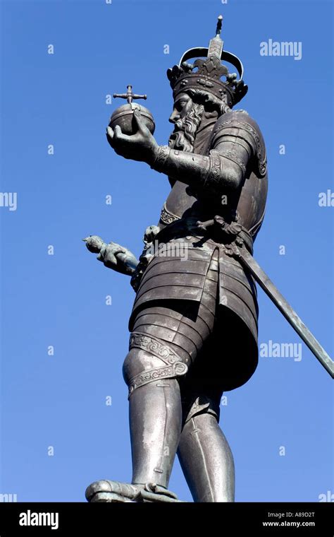 Carlomagno Escultura Sobre Una Fuente Aquisgr N Nrw Alemania