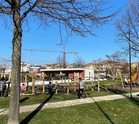 Parco Pegaso Nuova Area Giochi Altalene E Scivoli Per I Bambini