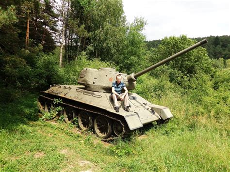 Bakgrundsbilder : skog, rör, gammal, monument, stål, militär-, armén ...