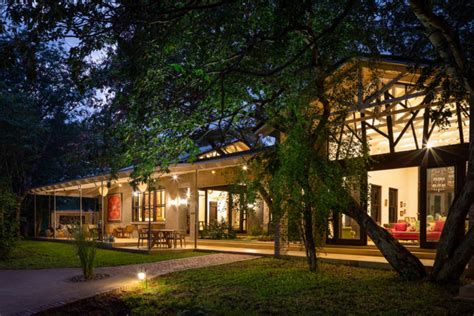 Mbano Manor Hotel Luxury Boutique Hotel In Victoria Falls