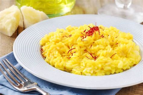 Risotto Alla Milanese Ricetta Originale Lombarda Con Zafferano E Midollo