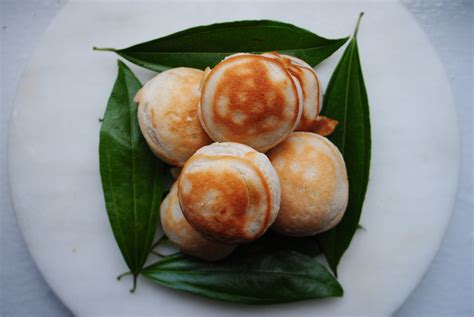 Khao Nom Kok Lao Coconut Cakes — Gateau Gato