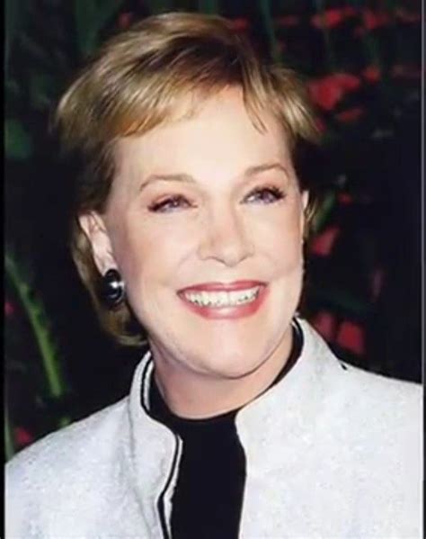 Pin By Wynn On Dame Julie Andrews ️ Julie Andrews Celebrities Beautiful Women