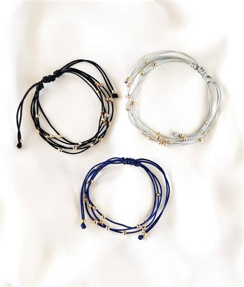 Pulseras En Una Complementa Tu Outfit Con Esta Pulsera Hecha A Mano