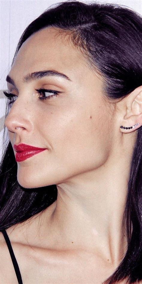 Pin By Ladybird On Best Of Gal Gadot Gal Gadot Style Gal Gardot Gal