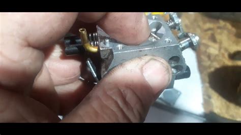 Carburator distrus din cauza uleiului. - YouTube