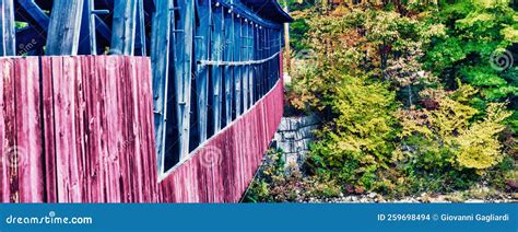 Covered Bridge in New England. Foliage Season Stock Photo - Image of historic, fall: 259698494