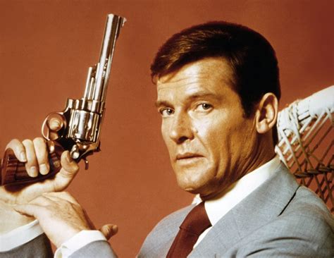 James Bond Roger Moore Called Daniel Craig The Best 007 Nobody S Done It Like Daniel Craig