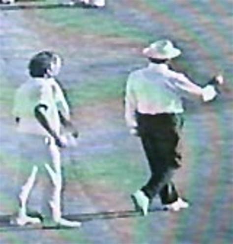 Ray Illingworth remonstrates with the umpire | ESPNcricinfo.com