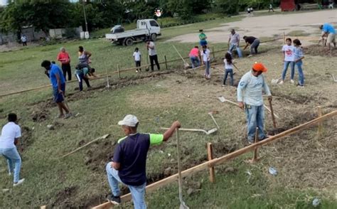 Romell Quioto Se Une A La Construcci N De Escuelas En Sps Junto Al